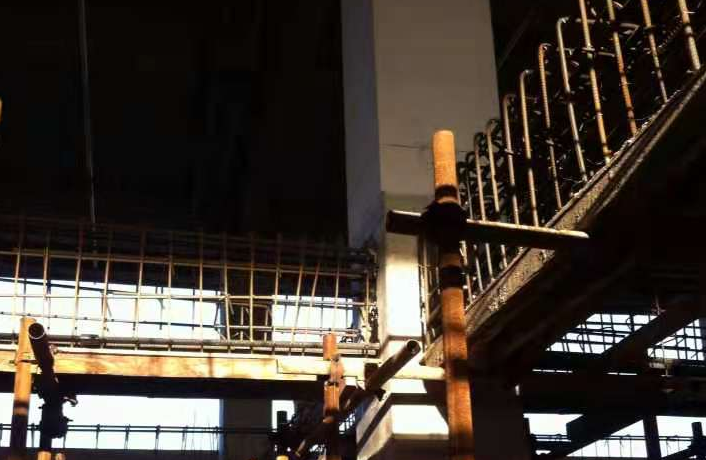 米易一厂房梁柱截面加大施工